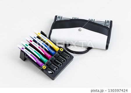 小学生が使う彫刻刀 130397424