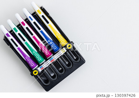 小学生が使う彫刻刀 130397426