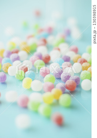 色とりどりのキャンディ 130398915
