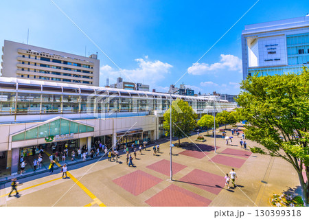 日本の東京都市景観8月30日。桜木町駅などを望む 130399318
