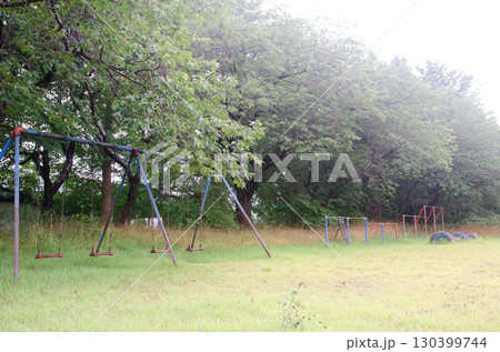 公園の遊具 130399744
