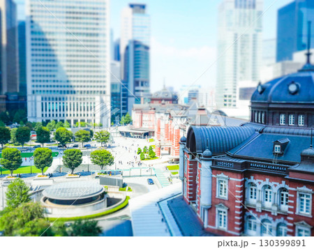 東京駅前広場の風景 東京駅前広場の風景 130399891