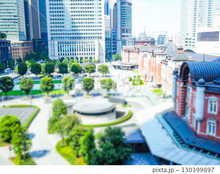 東京駅前広場の風景 東京駅前広場の風景 130399897