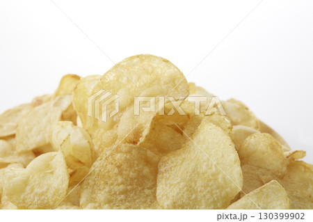 シンプルなポテトチップス 130399902