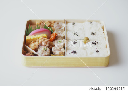 柔らかい光 昼ごはんのお弁当 柔らかい光 昼ごはんのお弁当 130399915