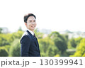 笑顔のビジネスマン 130399941