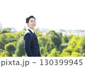 笑顔のビジネスマン 130399945