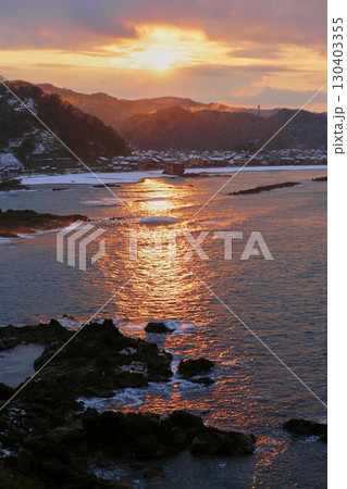 冬の山陰海岸 130403355