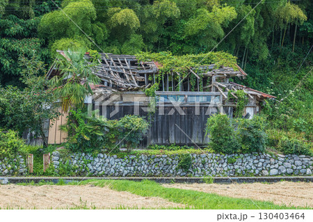 山の麓の廃屋　滋賀県高島市朽木 130403464