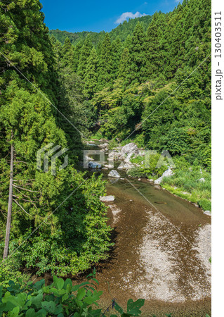 高島市朽木地区を流れる清流 北川 滋賀県 高島市朽木地区を流れる清流 北川 滋賀県 130403511