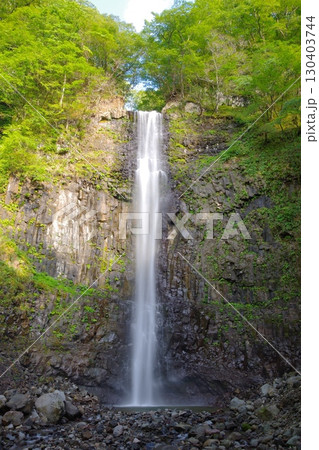 山形県酒田市にある玉簾の滝 130403744