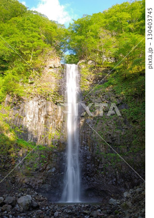山形県酒田市にある玉簾の滝 130403745