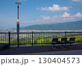長野県を走る篠ノ井線の列車の中から見る姨捨駅の風景 130404573