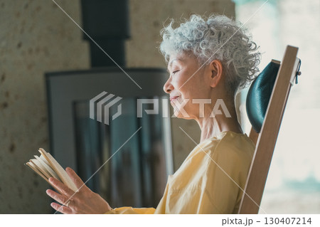 高齢者と読書 高齢者と読書 130407214