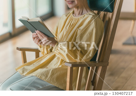 高齢者と読書 高齢者と読書 130407217