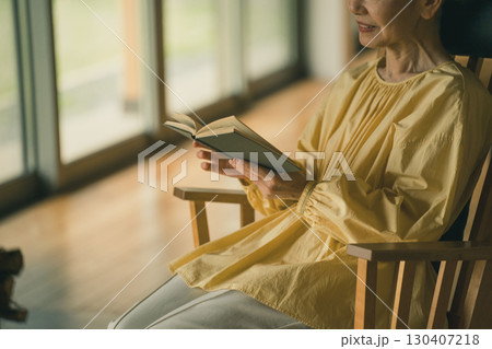 高齢者と読書 高齢者と読書 130407218