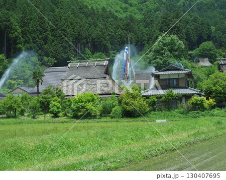 美山かやぶきの里一斉放水 130407695