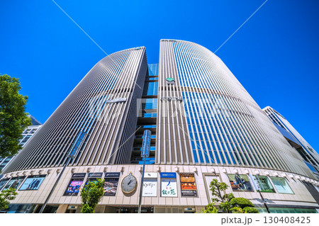 日本の東京都市景観9月2日。数寄屋橋交差点前の有楽町マリオンなどを望む 日本の東京都市景観9月2日。数寄屋橋交差点前の有楽町マリオンなどを望む 130408425