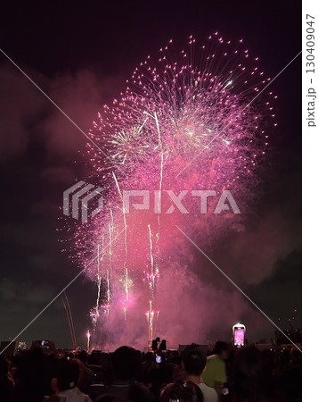 第50回江戸川花火大会の打ち上げ花火 130409047