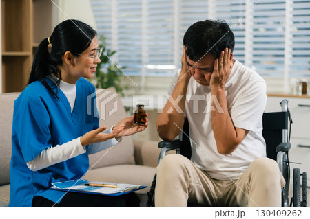 Stressed senior old patient are treated by a psychologist or psychiatrist in a psychiatric clinic or hospital. Patients reported symptoms of depression, stress, irritability, and life problems. Stressed senior old patient are treated by a psychologist or psychiatrist in a psychiatric clinic or hospital. Patients reported symptoms of depression, stress, irritability, and life problems. 130409262