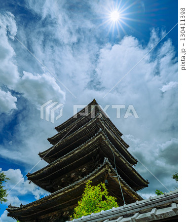 八坂の塔のある風景 130411398