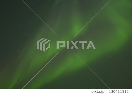 カナダ イエローナイフ オーロラビレッジからのオーロラ風景 130411513