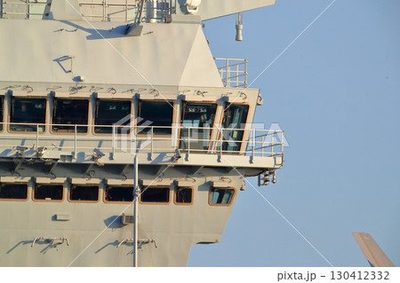 東京湾に停泊中のイギリス空母（プリンス・オブ・ウェールズ） 130412332