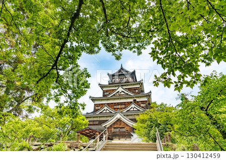青空に広島城広島城 130412459