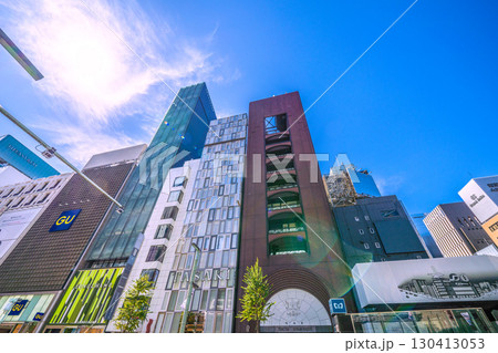 日本の東京都市景観 東京・銀座。鳩居堂などを望む＝9月2日 130413053