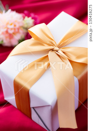 プレゼント 130416275