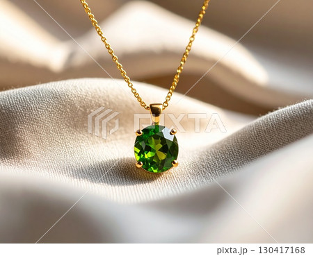 ペリドットのゴールドネックレス 130417168
