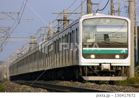 デッドセクションを行く常磐線E501系電車（普通列車：上野⇔土浦） 130417672