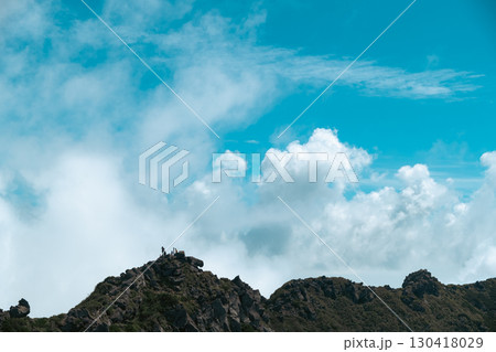北海道の自然を歩く-羊蹄山と雲海の絶景- 北海道の自然を歩く-羊蹄山と雲海の絶景- 130418029