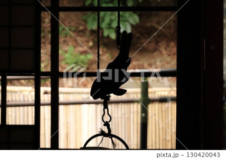 いろりの飾りのシルエット いろりの飾りのシルエット 130420043