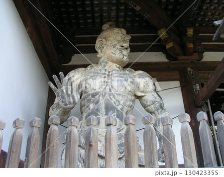 奈良 吉野山 金峯山寺 地蔵堂 仁王門の吽形像 奈良 吉野山 金峯山寺 地蔵堂 仁王門の吽形像 130423355