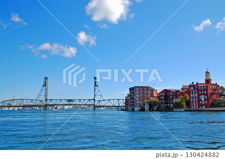 アメリカ合衆国　ニューハンプシャー州とメイン州を結ぶメモリアル橋 130424882