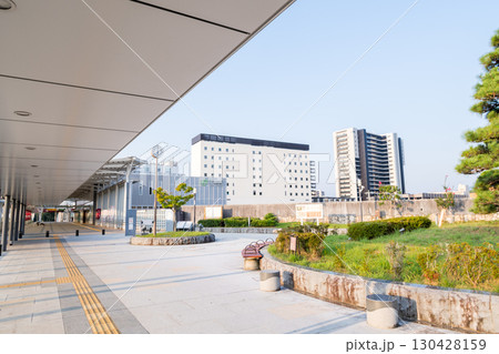 【いわき駅】早朝の駅の南北自由通路と北口 【いわき駅】早朝の駅の南北自由通路と北口 130428159