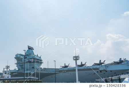 イギリス空母 プリンスオブウェールズ イギリス空母 プリンスオブウェールズ 130428336