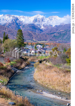 【秋素材】秋の白馬村・大出公園から見る三段紅葉の風景【長野県】 【秋素材】秋の白馬村・大出公園から見る三段紅葉の風景【長野県】 130428604