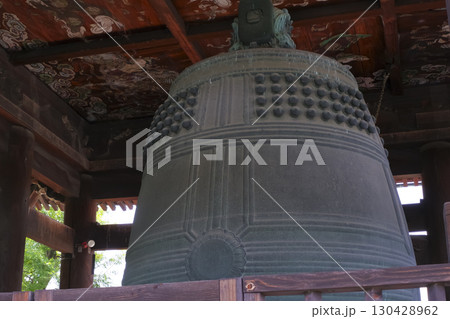 京都にある方広寺の鐘 京都にある方広寺の鐘 130428962