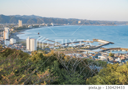 千葉　魚見塚から望む鴨川市の海岸 130429433