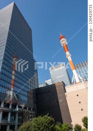 高層ビルが並ぶ風景 130429735