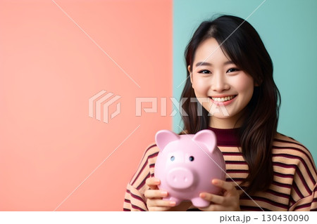 豚の貯金箱持った女性3　AI生成画像 130430090