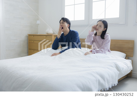疲れが取れない夫婦 130430252