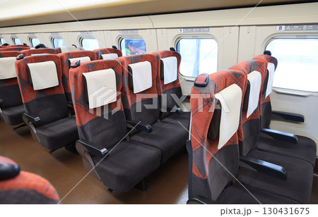 北陸新幹線　特急つるぎの座席 130431675