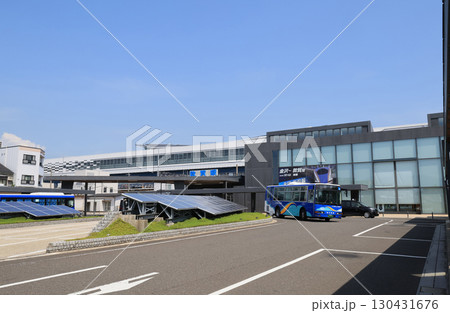 ハピラインふくいの敦賀駅と駅前 ハピラインふくいの敦賀駅と駅前 130431676