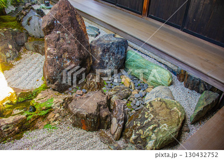 【京都風景】大仙院 白砂と石組を人生に見立てた庭園 【京都風景】大仙院 白砂と石組を人生に見立てた庭園 130432752