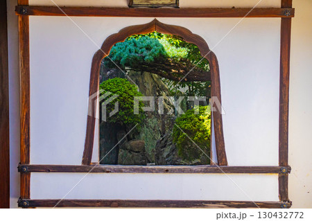 【京都風景】大仙院　白砂と石組を人生に見立てた庭園 130432772