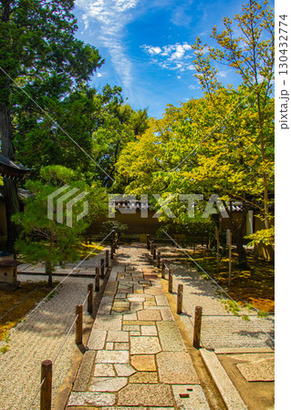 【京都風景】大仙院　白砂と石組を人生に見立てた庭園 130432774