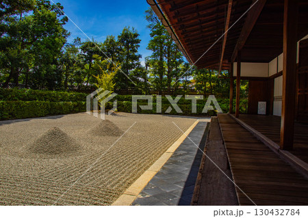 【京都風景】大仙院 白砂と石組を人生に見立てた庭園 【京都風景】大仙院 白砂と石組を人生に見立てた庭園 130432784